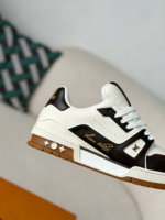 LOUIS VUITTON TRAINER SNEAKERS - Image 10