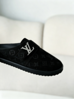 LOUIS VUITTON SANDALS - Image 10