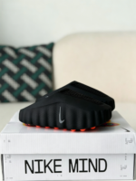 Nike Mind 001 Pregame Mule (Kids)