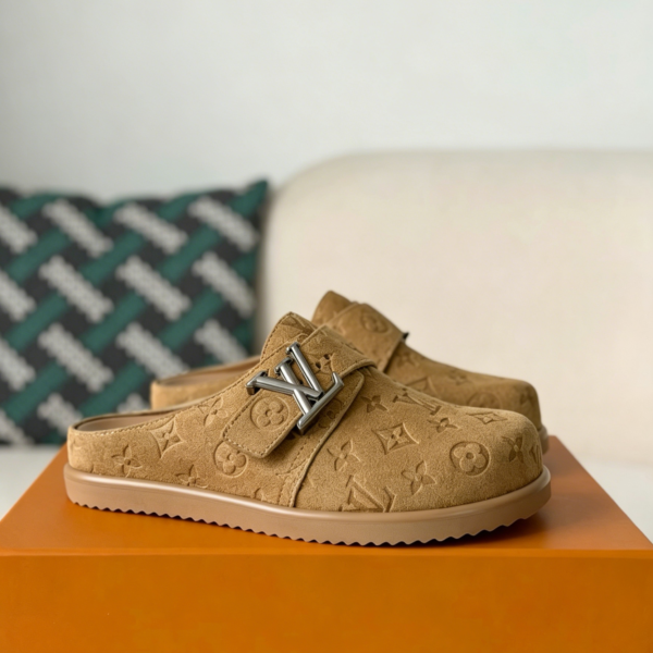 LOUIS VUITTON SANDALS