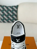 LOUIS VUITTON TRAINER SNEAKERS - Image 9