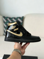Jordan Air Jordan 1 High OG Basketball Shoes - Image 4