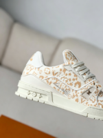 LOUIS VUITTON TRAINER GRAINED LEATHER SNEAKERS - Image 8