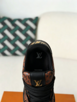 LOUIS VUITTON TRAINER GRAINED LEATHER SNEAKERS - Image 8