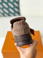 LOUIS VUITTON TRAINER DISTRESSED SNEAKERS - Image 7