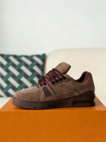 LOUIS VUITTON TRAINER DISTRESSED SNEAKERS - Image 5