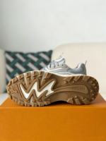 LOUIS VUITTON RUNNER TATIC SNEAKERS - Image 4