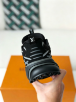 LOUIS VUITTON RUNNER TATIC SNEAKERS - Image 4