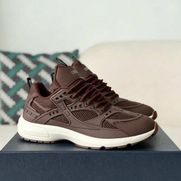LOUIS VUITTON TILTED CANVAS LEATHER BOARD SHOES