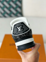 LOUIS VUITTON TRAINER SNEAKERS - Image 4