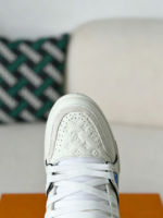 LOUIS VUITTON TRAINER SNEAKERS - Image 9