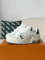 LOUIS VUITTON TRAINER SNEAKERS - Image 2