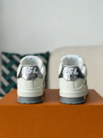 LOUIS VUITTON TRAINER SNEAKERS - Image 3