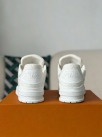 LOUIS VUITTON TRAINER SNEAKERS - Image 3