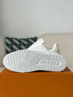 LOUIS VUITTON TRAINER SNEAKERS - Image 9