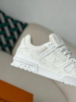 LOUIS VUITTON TRAINER SNEAKERS - Image 8