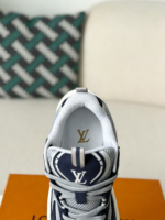 LOUIS VUITTON RUNNER TATIC SNEAKERS - Image 9