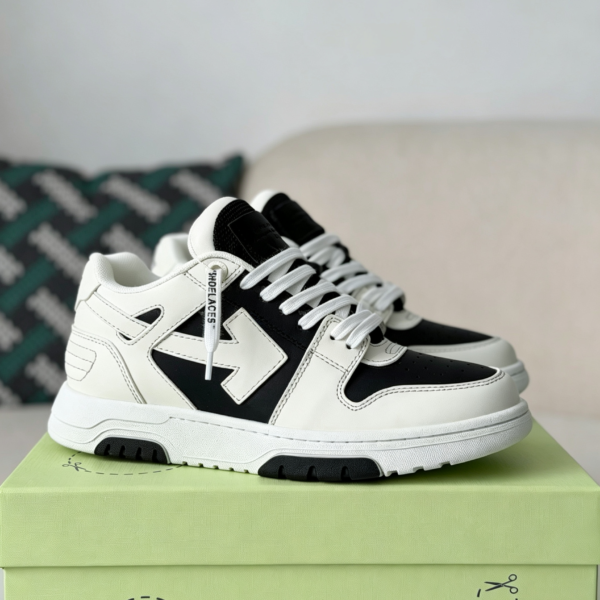 OFF-WHITE LEATHER SNEAKERS