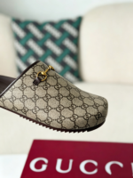Gucci Toe-Covering Slippers - Image 7