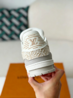 LOUIS VUITTON TRAINER SNEAKERS - Image 8