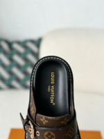 LOUIS VUITTON COSY SLIPPERS - Image 8