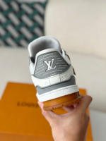 LOUIS VUITTON TRAINER SNEAKERS - Image 10