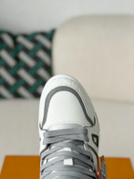 LOUIS VUITTON TRAINER SNEAKERS - Image 9