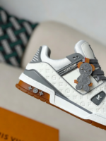 LOUIS VUITTON TRAINER SNEAKERS - Image 8