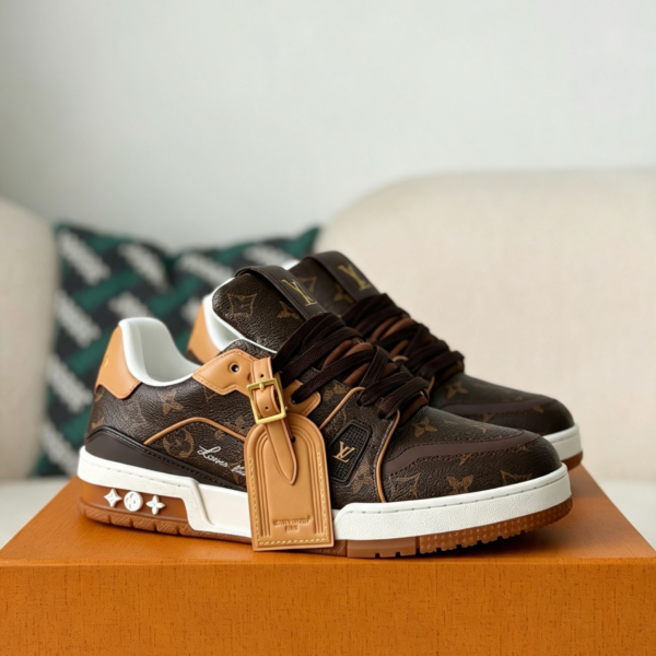 LOUIS VUITTON TRAINER SNEAKERS