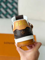LOUIS VUITTON TRAINER SNEAKERS - Image 10
