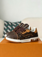 LOUIS VUITTON TRAINER SNEAKERS - Image 2