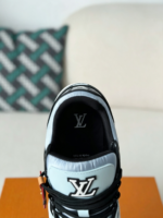 LOUIS VUITTON TRAINER SNEAKERS - Image 8