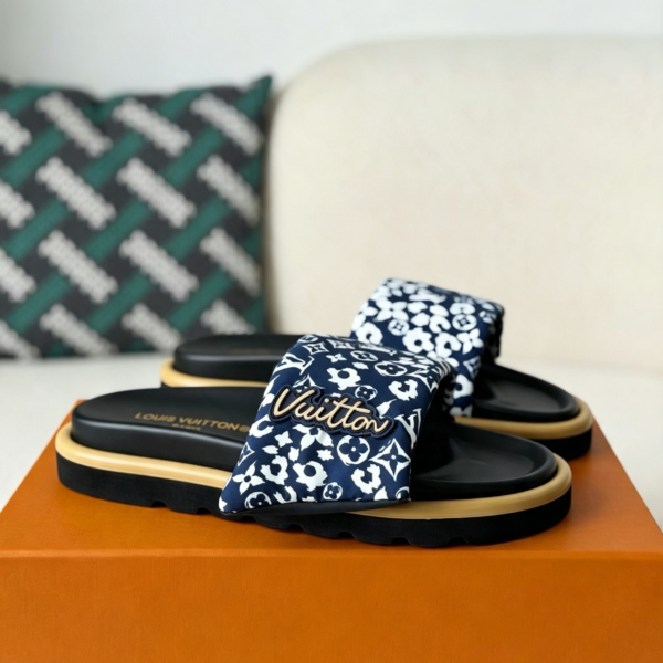 LOUIS VUITTON SLIPPERS
