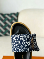 LOUIS VUITTON SLIPPERS - Image 10