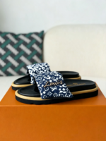 LOUIS VUITTON SLIPPERS - Image 2