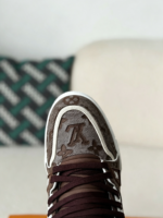 LOUIS VUITTON TRAINER SNEAKERS - Image 9