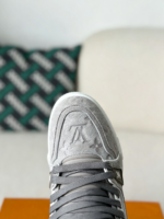 LOUIS VUITTON TRAINER SNEAKERS - Image 9