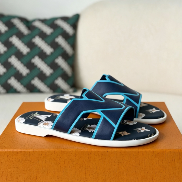 LOUIS VUITTON OASIS SLIPPERS