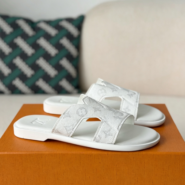 LOUIS VUITTON OASIS SLIPPERS