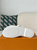 LOUIS VUITTON OASIS SLIPPERS - Image 8
