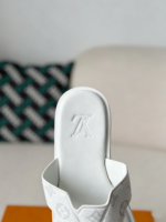 LOUIS VUITTON OASIS SLIPPERS - Image 10