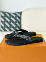 LOUIS VUITTON FLIP-FLOPS - Image 3