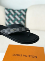 LOUIS VUITTON FLIP-FLOPS - Image 9