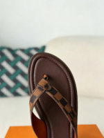 LOUIS VUITTON FLIP-FLOPS - Image 8