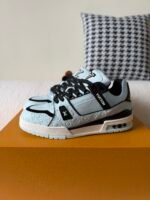 LOUIS VUITTON TRAINER SNEAKERS - Image 3
