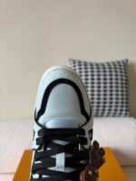 LOUIS VUITTON TRAINER SNEAKERS - Image 10