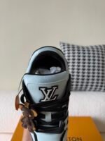 LOUIS VUITTON TRAINER SNEAKERS - Image 9
