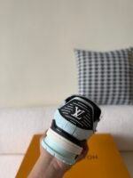 LOUIS VUITTON TRAINER SNEAKERS - Image 11