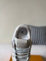 LOUIS VUITTON TRAINER SNEAKERS - Image 10
