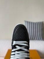 LOUIS VUITTON TRAINER SNEAKERS - Image 9